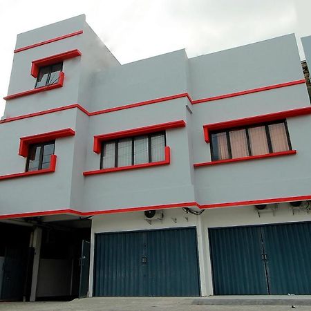 Super Oyo 1678 Jati Exclusive Homestay Bengkulu Eksteriør billede